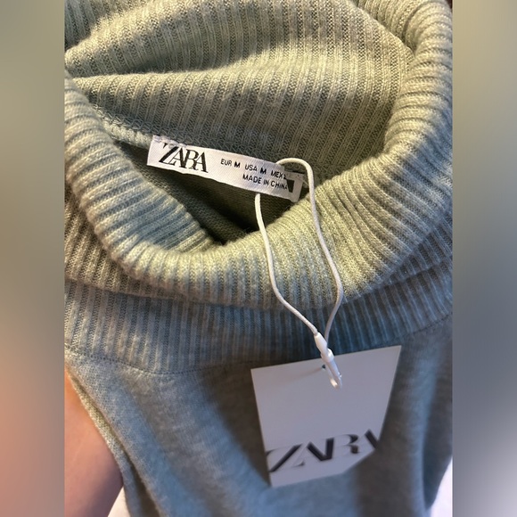 Zara turtleneck knit dress sweater,very soft & light weight,size M, green color - Picture 7 of 9
